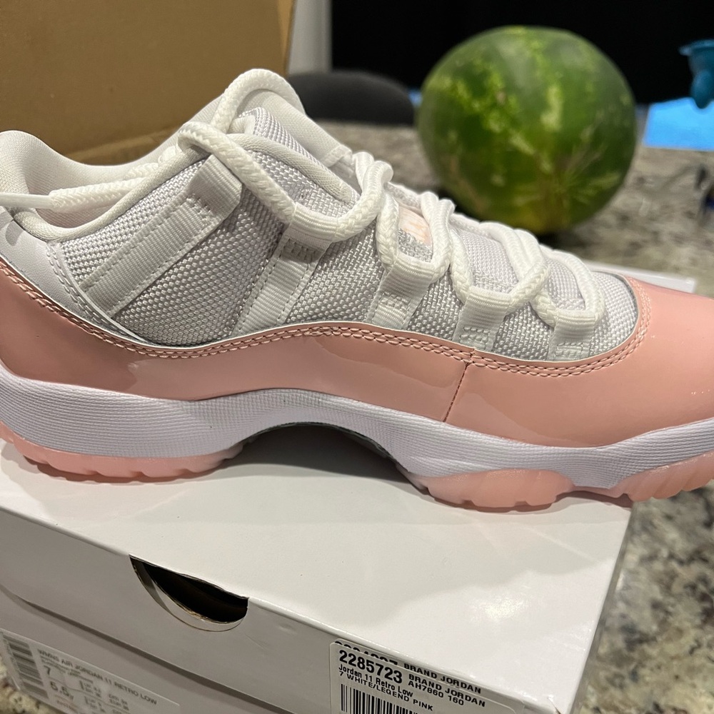 Brand new legend pink Jordan 11’s in box